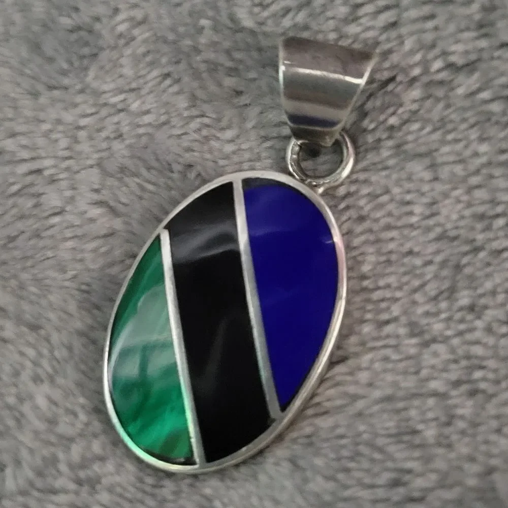 Green/black/blue silver pendant